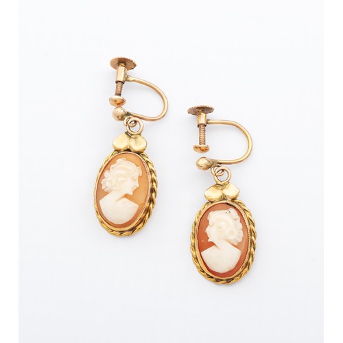 950 - A PAIR OF CAMEO EARRINGS