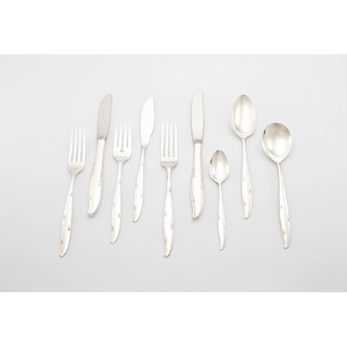 804 - AN ELECTROPLATE 'SILVER FLOWER' PATTERN CUTLERY SET, COMMUNITY PLATE