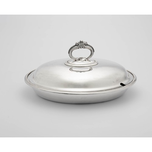 795 - AN ELECTROPLATE ENTREE DISH AND COVER, WALKER AND HALL