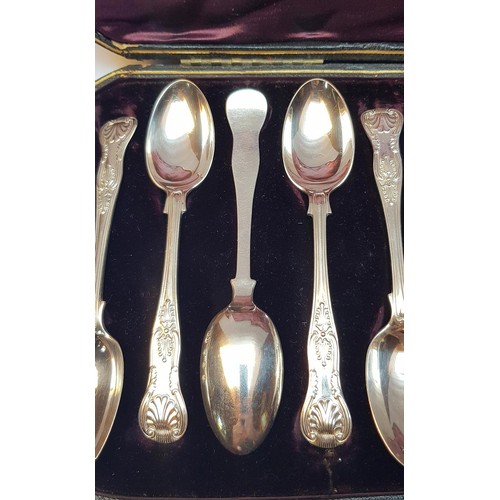 5009 - A CASED SET OF 12 SILVER HAMILTON & INCHES TEASPOONS WITH SUGAR NIPS