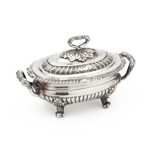 685 - A GEORGE III SILVER SAUCE TUREEN AND COVER, JOHN HOULE, LONDON, 1812