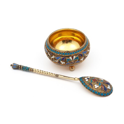 812 - A RUSSIAN SILVER GILT AND ENAMEL SALT CELLAR WITH SPOON , 1894