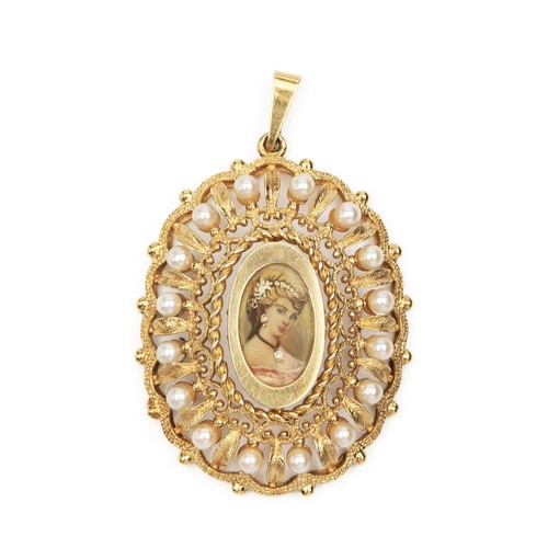 948 - A PORTRAIT AND PEARL PENDANT