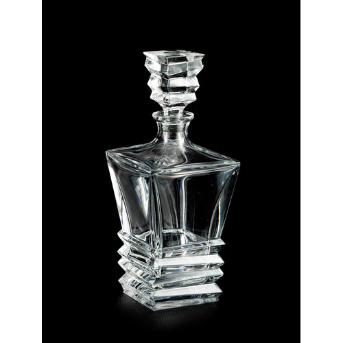 485 - A CRYSTAL GLASS WHISKEY DECANTER AND STOPPER