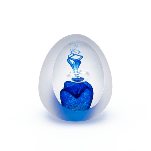 521 - A CZECH BOHEMIAN CRYSTAL GLASS EGG PAPERWEIGHT