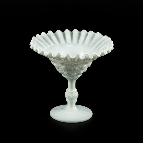 509 - A WHITE MILK GLASS OPALINE CUP