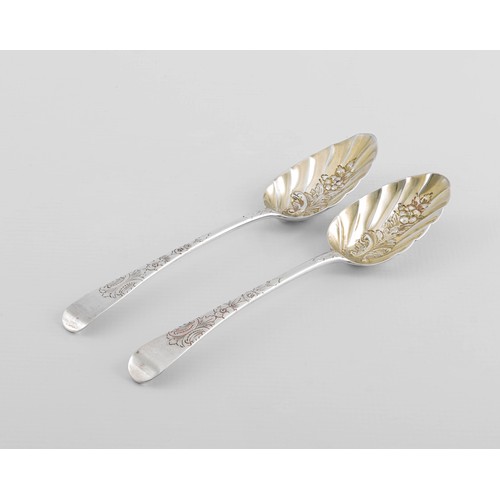 678 - A PAIR OF GEORGE III SILVER OLD ENGLISH PATTERN BERRY SPOONS, WILLIAM ELEY I AND WILLIAM FEARN, LOND... 