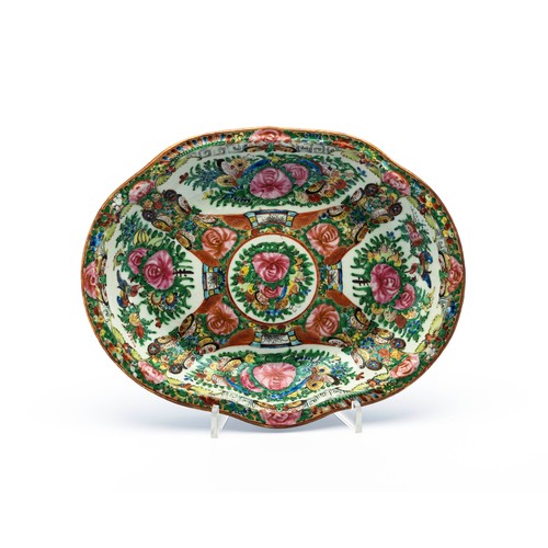 1156 - A CHINESE ROSE MEDALLION DISH