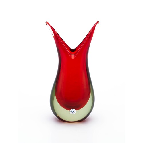 486 - A MURANO GLASS BUD VASE