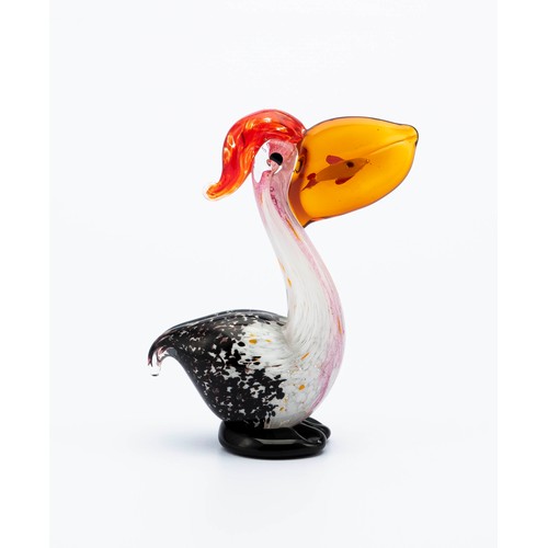 501 - AN ART GLASS PELICAN FIGURINE