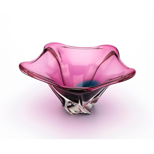 535 - AN ART GLASS BOWL