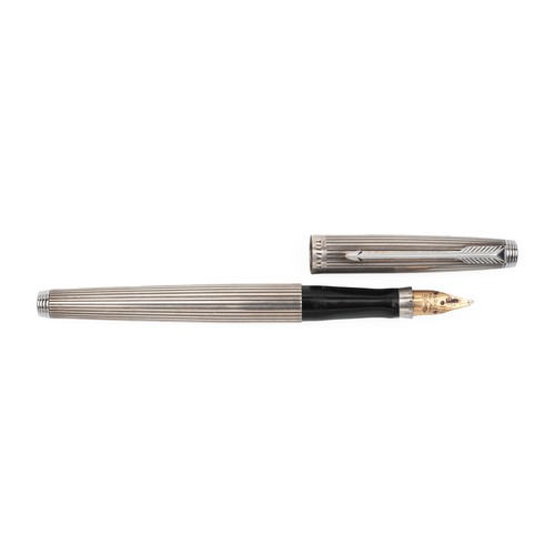 154 - A PARKER STAINLESS STEEL FOUNTAIN PEN