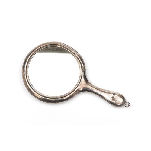 913 - A SILVER HAND-HELD MINIATURE MIRROR, LONDON, 20TH CENTURY