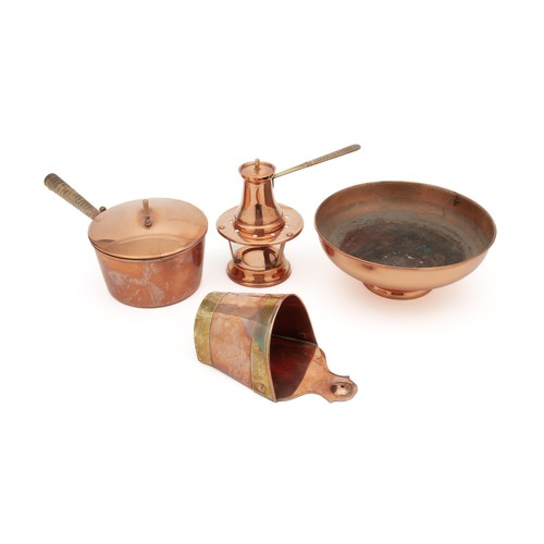 221 - A MISCELLANEOUS COLLECTION OF COPPER ITEMS