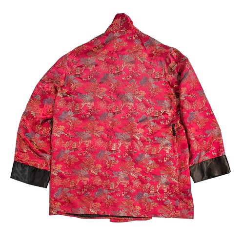 636 - A JAPANESE SILK EMBROIDERED KIMONO, SHOWA PERIOD, 1926 - 1989