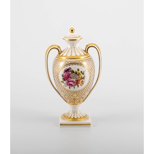 651 - A SPODE 'REGENCY WHITE' PATTERN URN