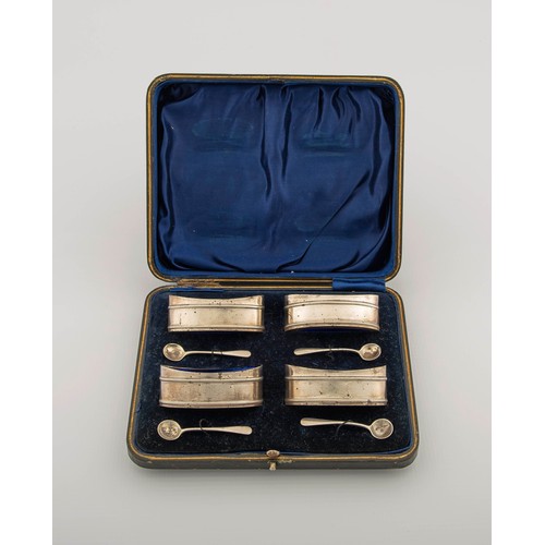 895 - A CASED SET OF FOUR GEORGE V SILVER SALTS AND SPOONS, JAMES DIXON AND SONS LTD, SHEFFIELD, 1917