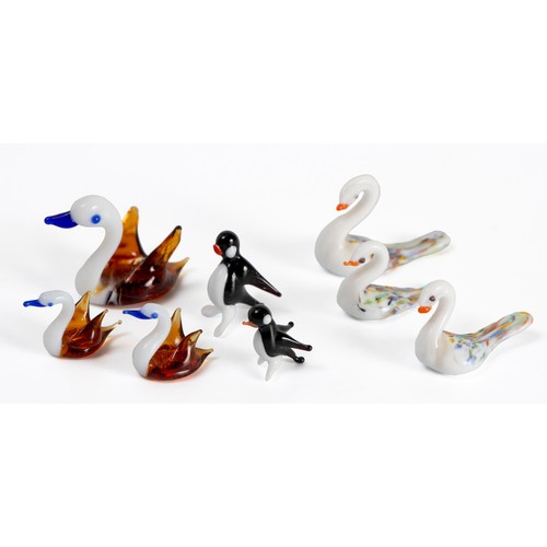 462 - A COLLECTION OF LAMP-WORK GLASS BIRD FIGURINES