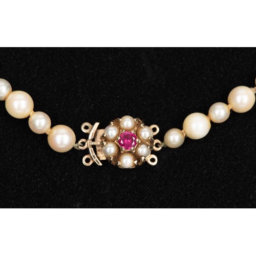 937 - A PEARL NECKLACE