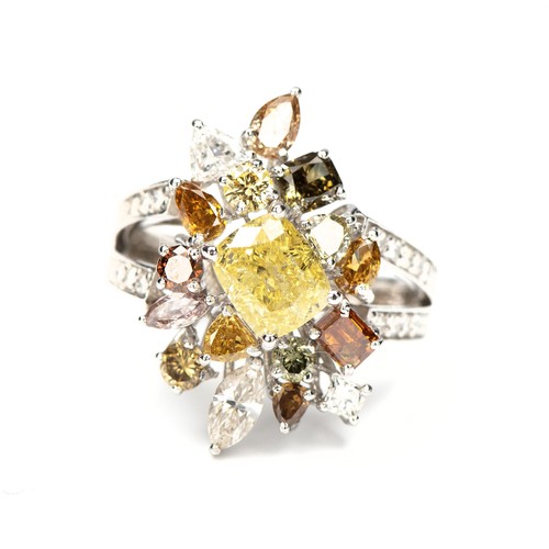 A NATURAL CERTIFIED DIAMOND DRESS RING, 4.95 CARATS