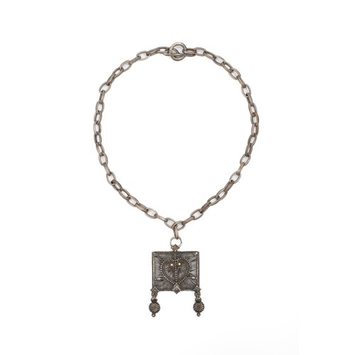 A SILVER CHAIN, SOUTH AMERICA