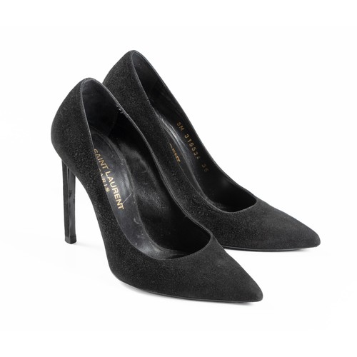 A PAIR OF SAINT LAURENT ZOE SUEDE LEATHER PUMPS
