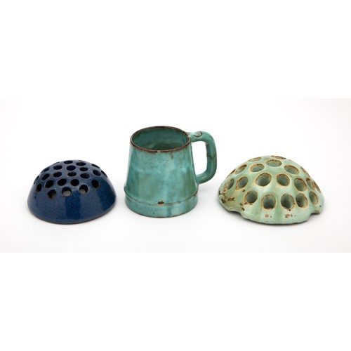 TWO LINN WARE FROGS AND A LINN WARE MUG