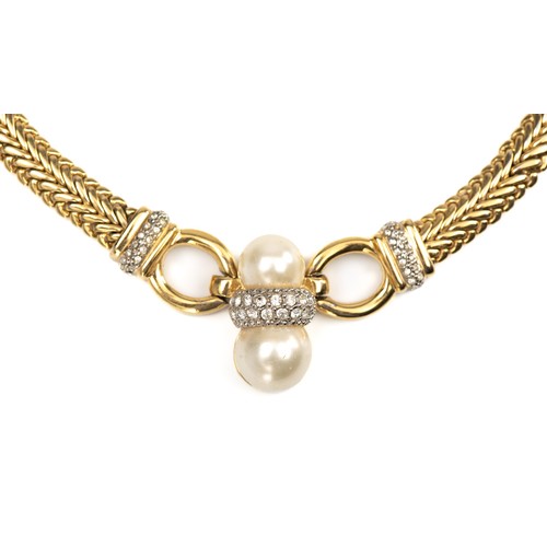39 - A ROLLED GOLD NECKLACE, ITALY, 1975