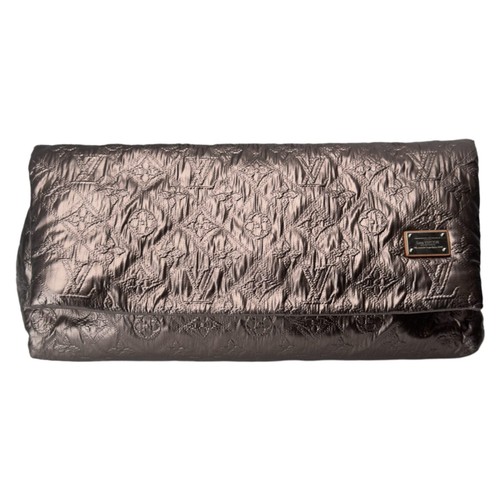 24 - A LOUIS VUITTON LIMELIGHT MM CLUTCH BAG