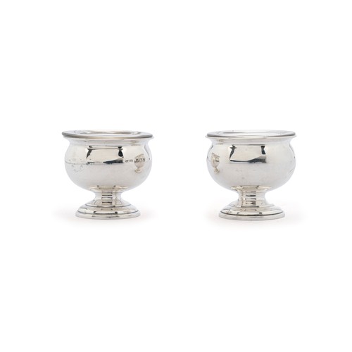 802 - A PAIR OF EDWARD VII SILVER EGG CUPS, ARTHUR JOHN AND ZIMMERMAN, LONDON, 1908