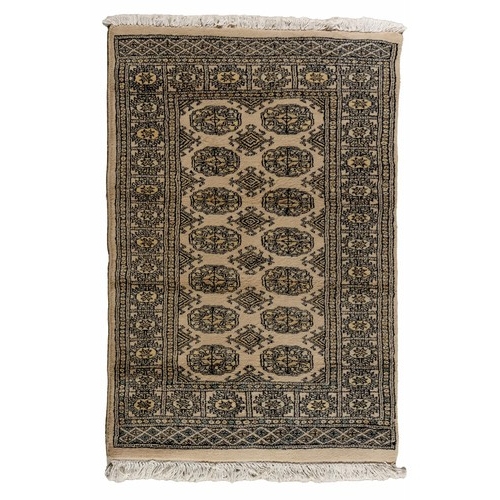 161 - A PAKISTANI RUG 119 BY 78CM
