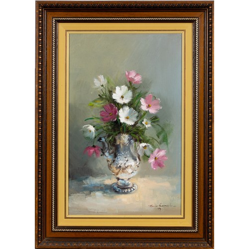 684 - Marie Vermeulen-Breedt (South African 1954-) STILL LIFE OF FLOWERS
