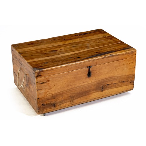 1276 - A KIAAT KIST, MODERN