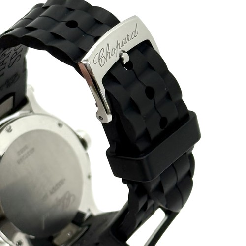 36 - A LADY'S CHOPARD HAPPY SPORT DIAMANTEN  WRISTWATCH