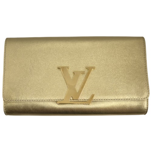 277 - A LOUIS VUITTON LOUISE CLUTCH BAG