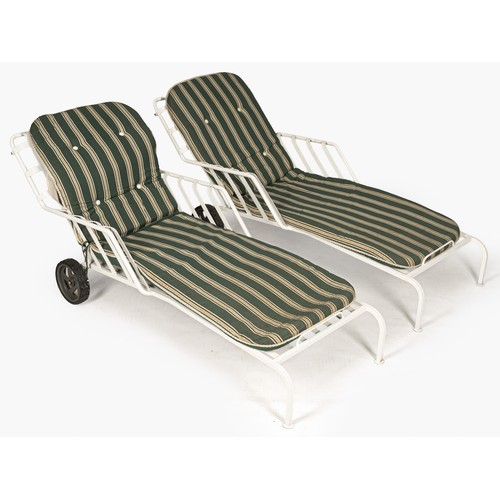 1252 - A PAIR OF WROUGHT-IRON SUN LOUNGERS