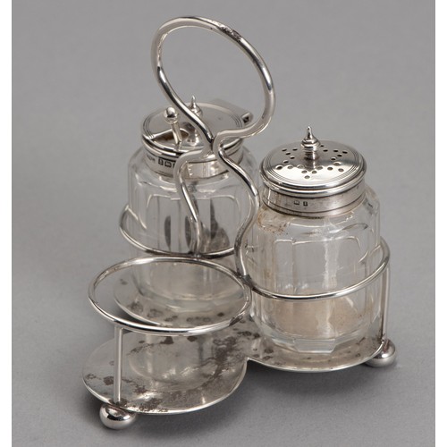 A GEORGE V SILVER CRUET SET, G AND J BUSHELL AND CO, BIRMINGHAM, 1911