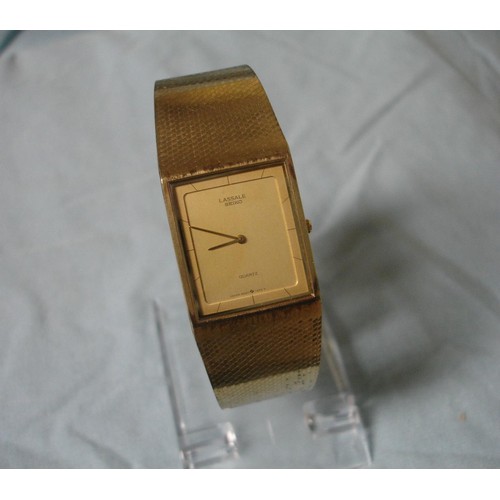 3 - A GENTLEMAN'S SEIKO LASSALE WRISTWATCH