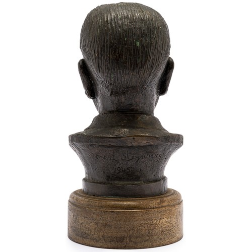 524 - A SMALL BRONZE BUST OF EUGENE MARAIS, COERT LAURENS STEYNBERG, 1945