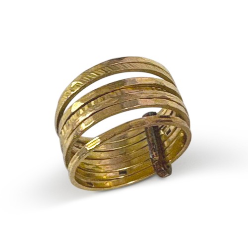 754 - A GOLD DRESS RING