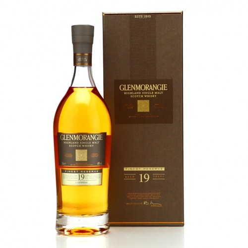 36 - A BOTTLE OF GLENMORANGIE FINEST RESERVE 19 YEAR OLD HIGHLAND SINGLE MALT SCOTCH WHISKY
