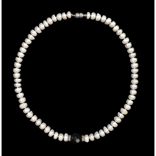 333 - A FRESHWATER PEARL NECKLACE