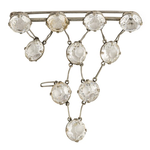 762 - A GEMSET BROOCH