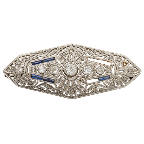 769 - A NATURAL DIAMOND AND SAPPHIRE BROOCH