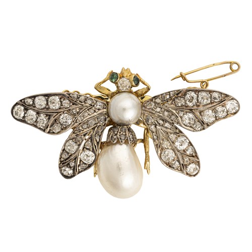 772 - A VICTORIAN NATURAL DIAMOND AND AKOYA PEARL DRAGON FLY BROOCH