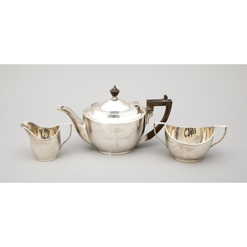 A GEORGE V SILVER THREE PIECE TEASET, CHARLES USHER, BIRMINGHAM, 1932