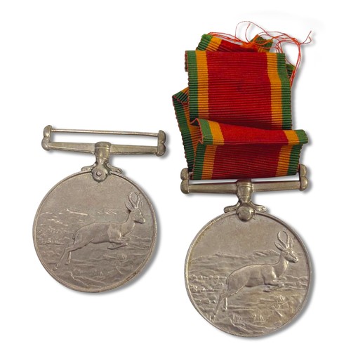 165 - A SET OF SOUTH AFRICAN WORLD WAR II SERVICE MEDALS