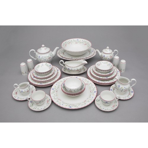 152 - A JOHNSON BROTHERS 'SUMMER CHINTZ' DINNER SERVICE