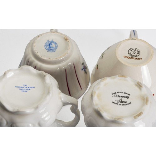 248 - A COLLECTION OF CERAMIC ITEMS