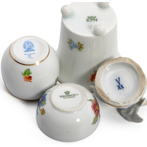 341 - A COLLECTION OF MEISSEN ITEMS